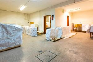 Garage magazzino 130 mq accesso furgoni