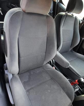 PEUGEOT 207 ANNO 2007 - TAPPEZZERIA