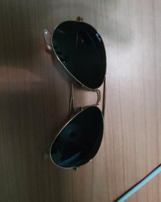 occhiali da sole Ray-ban modello Aviatore