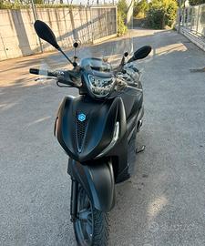 Beverly 300