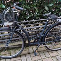 Bicicletta Btwin Con cestino e portapacchi