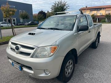 PICK UP TOYOTA HILUX CABINA SINGOLA CASSONE LUNGO