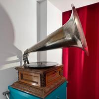 Grammofono Odeon Cappello da Strega