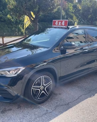 MERCEDES-BENZ GLA 200 d Automatic 4Matic Premium