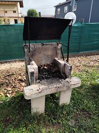 Caminetto/Barbecue Esterno con Tetto in Pietra