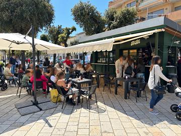 ATTIVITÀ DI BAR, FAST FOOD IN VILLA A MESAGNE (BR)