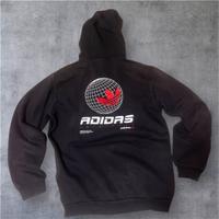 felpa adidas con cappuccio