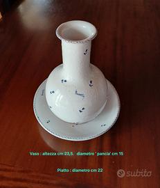 Vaso e piatto in ceramica 