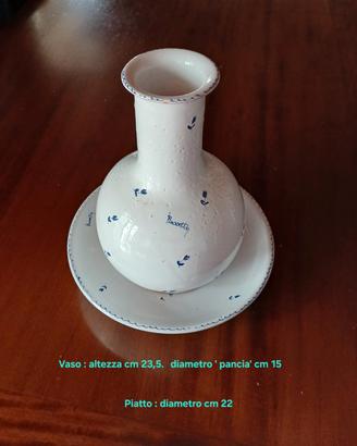 Vaso e piatto in ceramica 