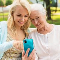 Tecnico smartphone per anziani 