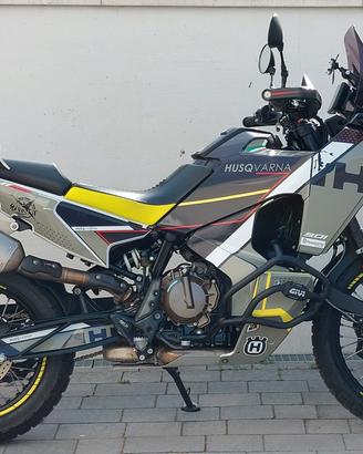 Husqvarna Norden 901 Akrapovic 11.200 km
