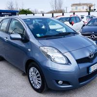 Toyota Yaris 1.3 4 CILINDRI!