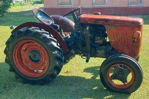 trattore agricolo