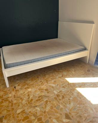 letto una piazza e mezza + comodino