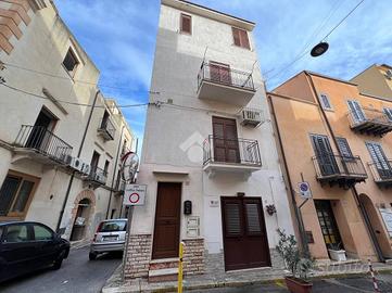 CASA INDIPENDENTE A CASTELLAMMARE DEL GOLFO