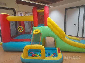 Scivolo gonfiabile per bambini
