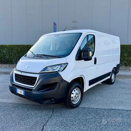 Peugeot Boxer 328 2.2 BlueHDi 120 S&S PC-TN Furgon