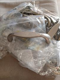set 26 maniglie fori 96mm buono stato acciaio