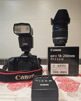 Canon EOS 70D + Obiettivo 18-200 + Flash  430EX II