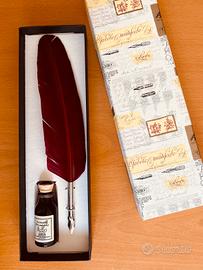 Penna stilografica con piuma e calamaio