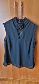 Blusa nera senza maniche