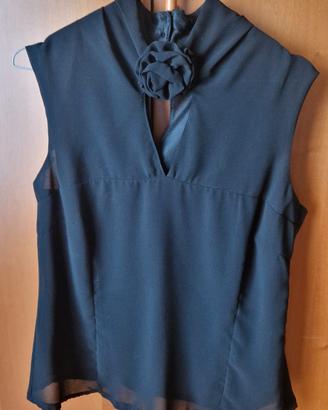 Blusa nera senza maniche