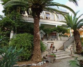 VILLA SINGOLA A ASCOLI PICENO