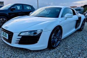 Audi R8 4.2 V8 420 cv