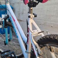 Bici usate ragazzo e ragazza