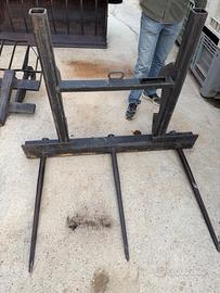 Forca con punte per balloni fieno CNH