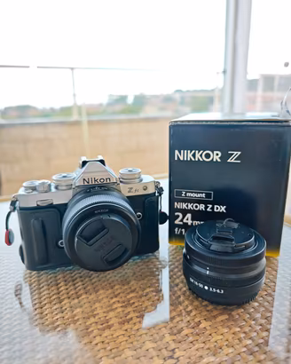 Nikon Zfc + 24 F1.7 e 16-50 f3.5 da kit
