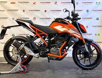 KTM DUKE 125 soli 250km