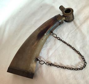Corno porta polvere da sparo