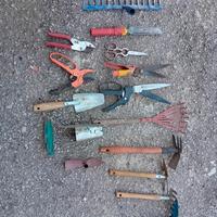 ATTREZZI PER GIARDINAGGIO 