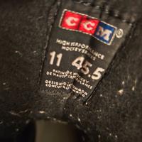 Pattini da ghiaccio neri