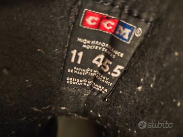 Pattini da ghiaccio neri