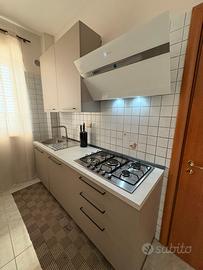 Cucina moderna super accessoriata