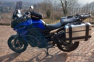 YAMAHA 900 TRACER CON  VALIGIE  GIVI, COME NUOVA