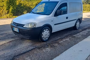 furgone opel combo metano 