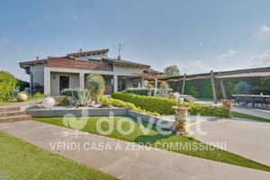 Villa di 324 m² con 4 locali e box auto doppio a C