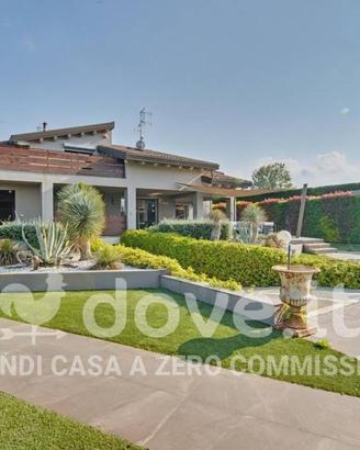 Villa di 324 m² con 4 locali e box auto doppio a C