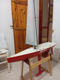 Modellino barca vela