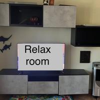 Scaffali con sportelli