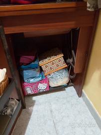 Mobile macchina da cucire vintage in legno – Proge