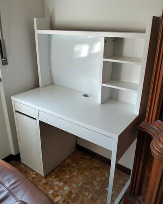 scrivania Ikea MICKE