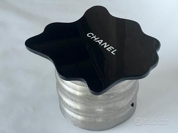 Tavolino Chanel. Pezzo unico. Artigianale