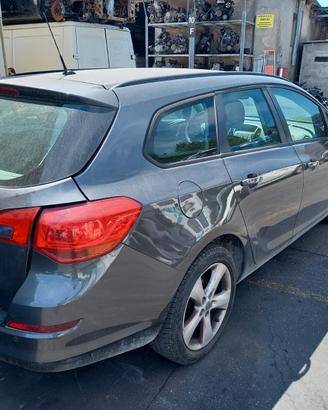 Ricambi Opel Astra Sport Tourer anno 2011