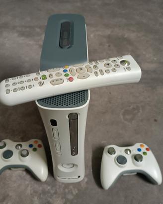Xbox 360 con molti accessori 