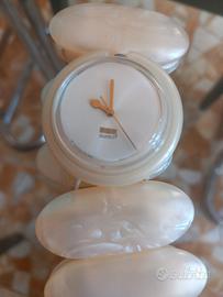 Swatch Pop madreperla