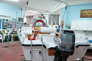 scafo in vetroresina 